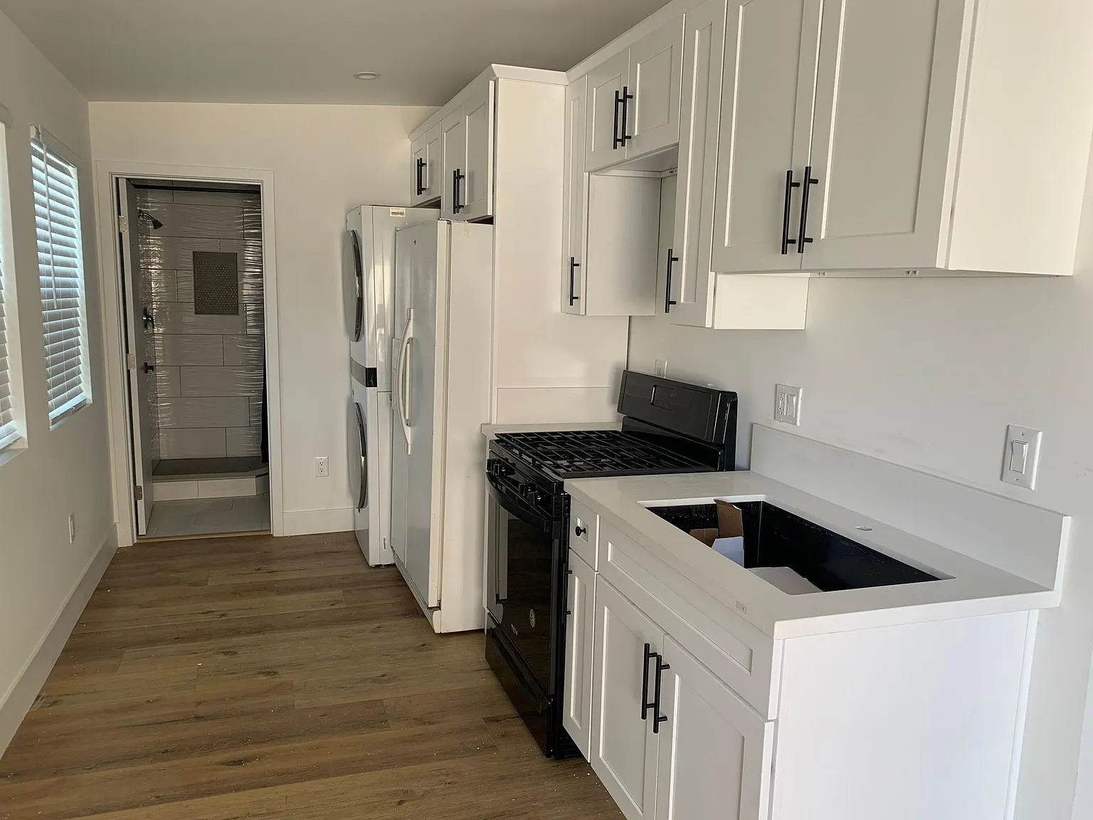 1 bed, 500 sqft, $2,140 — Photo 2