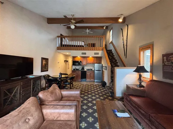 5620 Highlands Dr #561-64, Harbor Springs, MI 49740