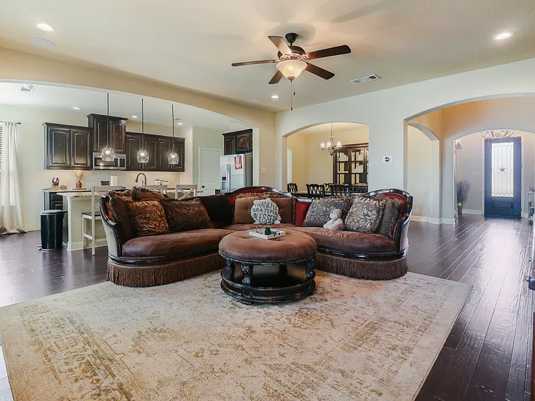 230 Sandy Way — Photo 4