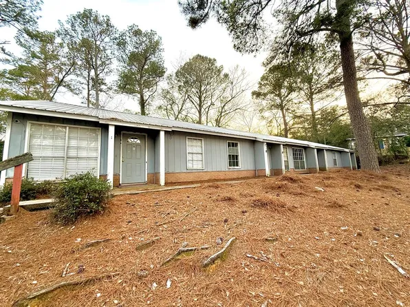 118 Weeks Dr, Enterprise, AL 36330