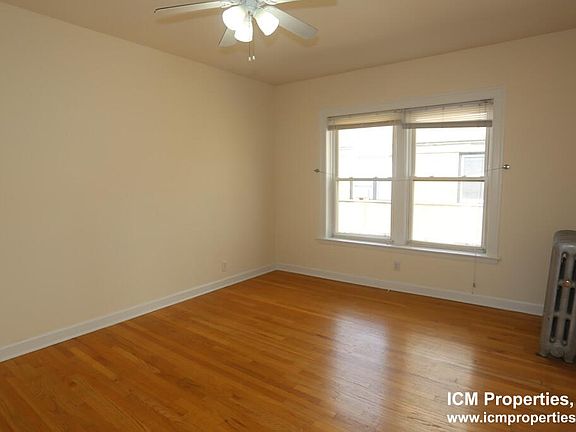3rd image of 3917 N Pine Grove Ave #1E