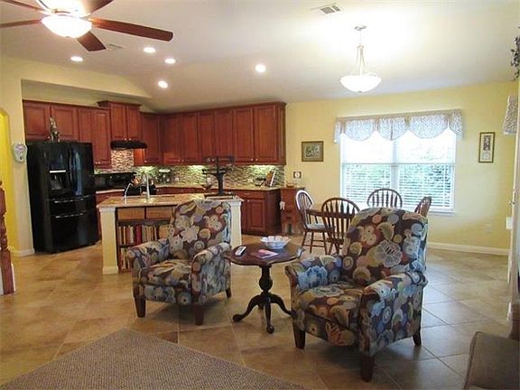 4th image of 2634 Garlic Creek Dr