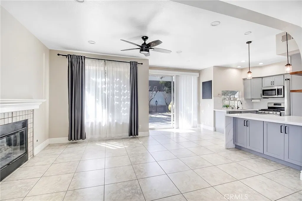4 bed, 1863 sqft, $4,900 — Photo 4