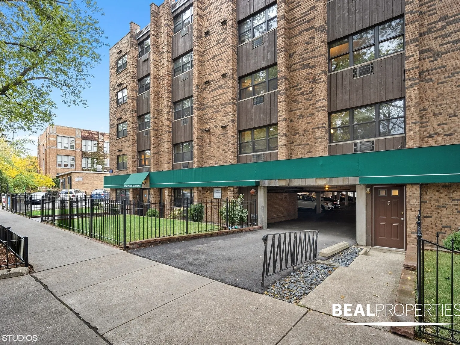 660 West Wrightwood — Photo 3