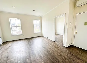 112 Kent Street, #4
