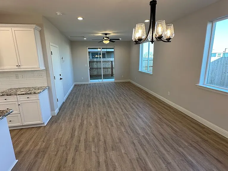 134 N Purdue Ave — Photo 5
