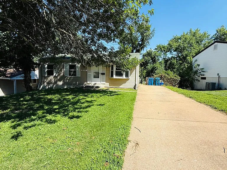 5130 Ville Maria Ln — Photo 2