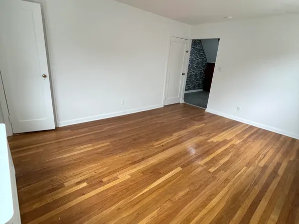 18 Kelly Parkway image 5 of 10