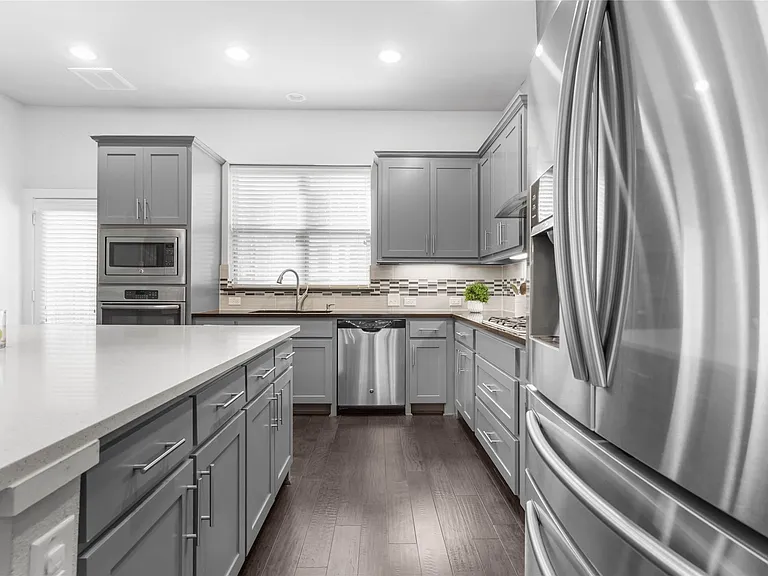 Refrigerator/Freezer Provided w/ Rent