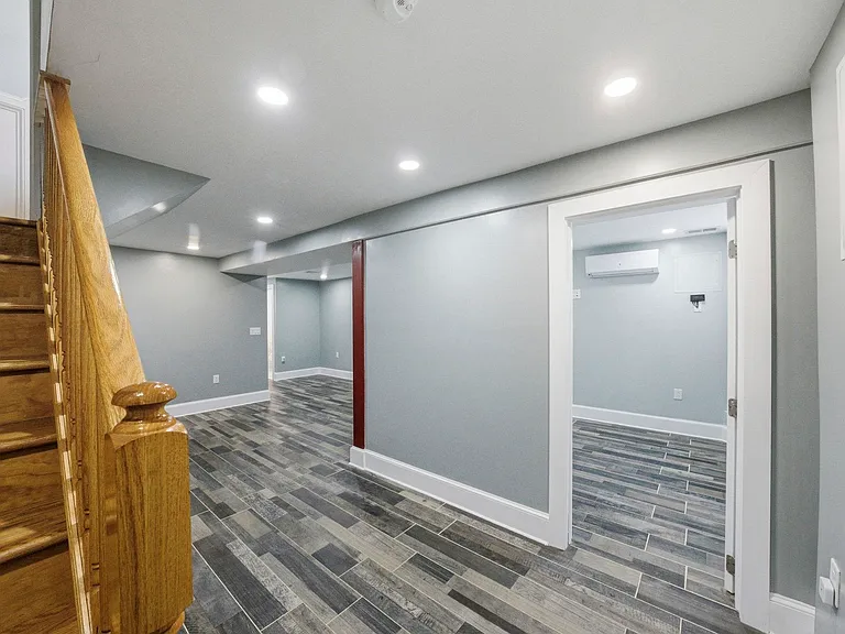 245 Jewett Ave — Photo 23