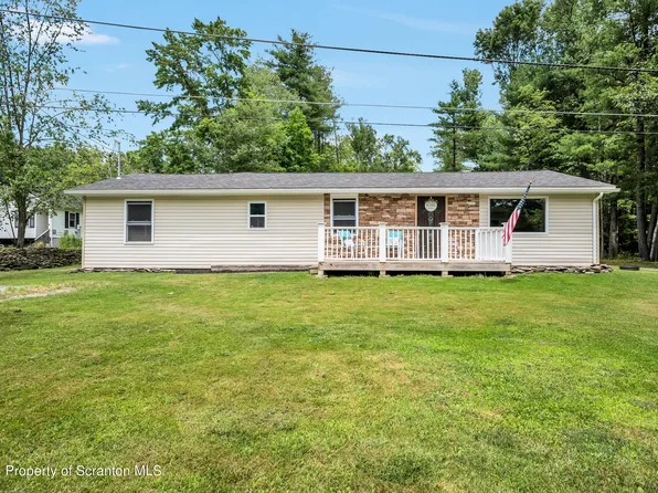 321 Woods Dr, Dalton, PA 18414