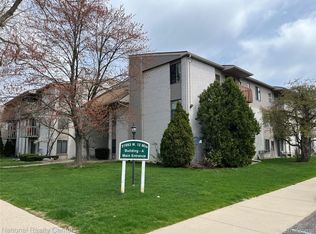 31993 W Twelve Mile Rd Unit 309, Farmington, MI 48334