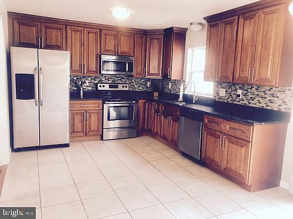 5th image of 38520 Arlington Dr