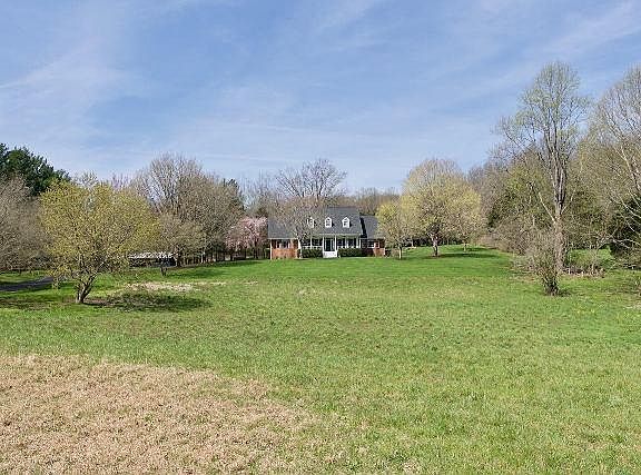 2nd image of 4221 Deerfield Ln