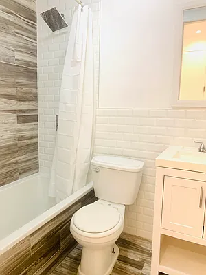 Rented by Capri Jet Realty Corp | media 16