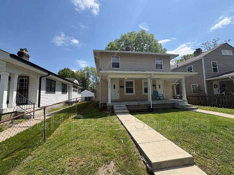 1st image of 3729 N Kenwood Ave