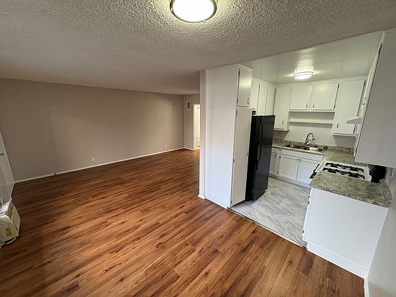 5th image of 5361 Russell Ave APT 215