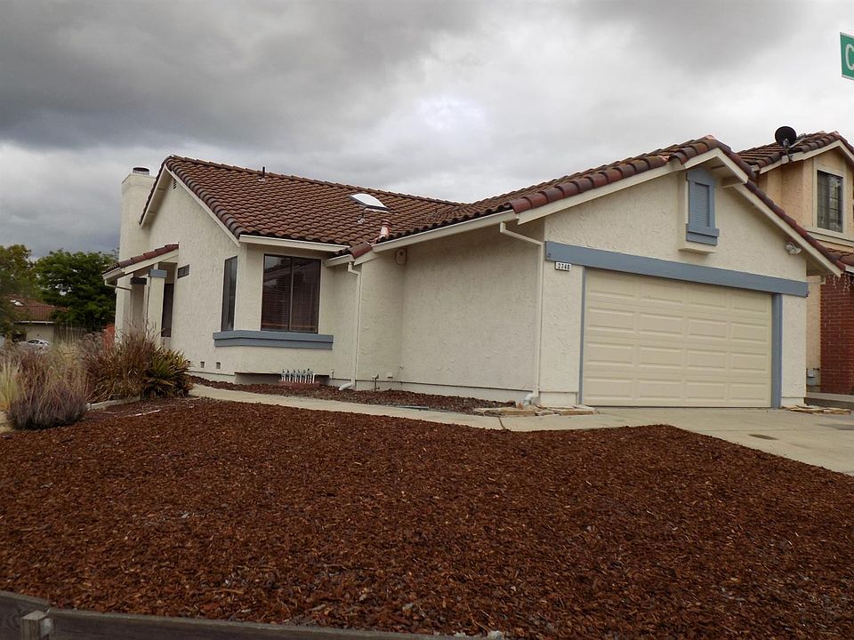 2nd image of 2740 Carob Ct