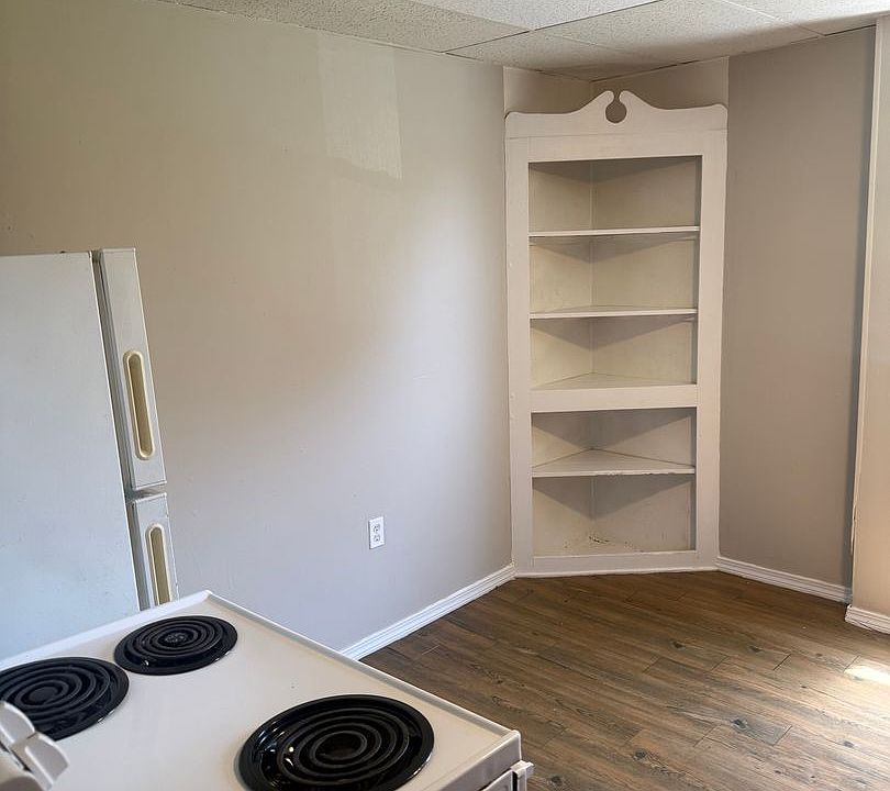 2nd image of 24 Wedgewood Dr APT C