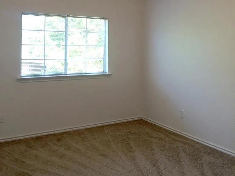 Pine Creek Townhomes — Photo 8