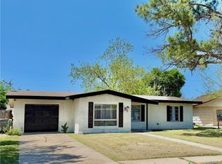 4801 Dahlia Ln, Victoria, TX 77904