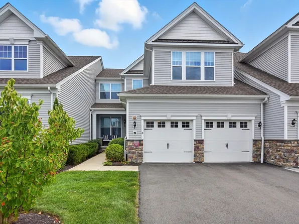 18 Lansing Way #18, Millis, MA 02054