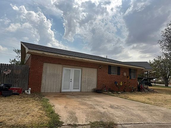 3rd image of 518 Ruth Dr