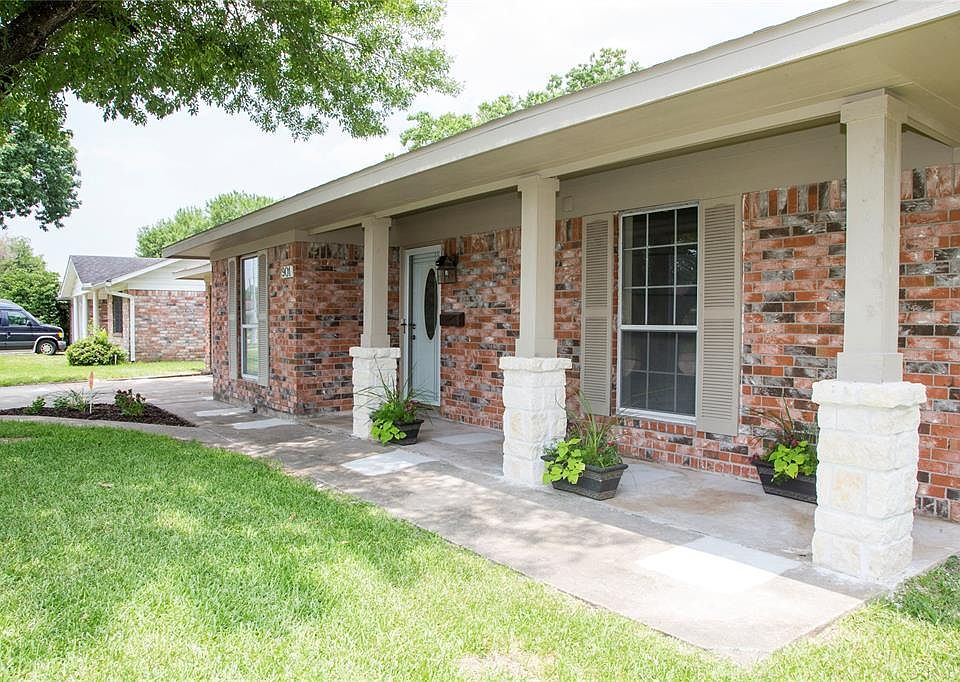 1st image of 901 S Kaufman Dr
