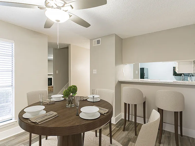 Hazelwood Apartment Homes — Photo 3