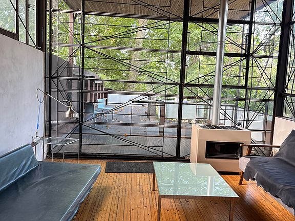 Living room - gas heater keeps it toasty in winter !