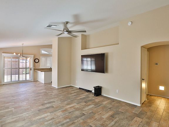 4th image of 3919 E Rosemonte Dr