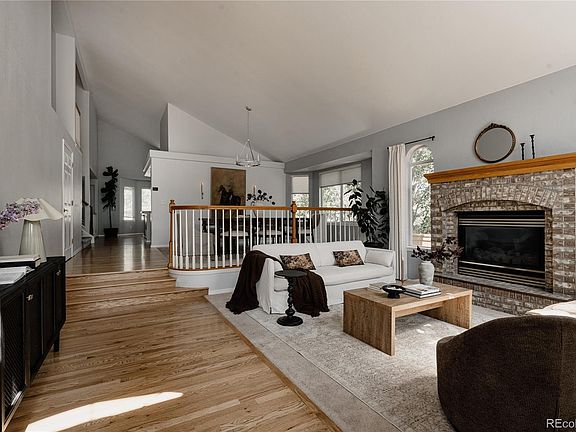 3rd image of 10011 Oak Leaf Way