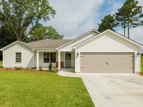 107 Swindle St, Ray City, GA 31645