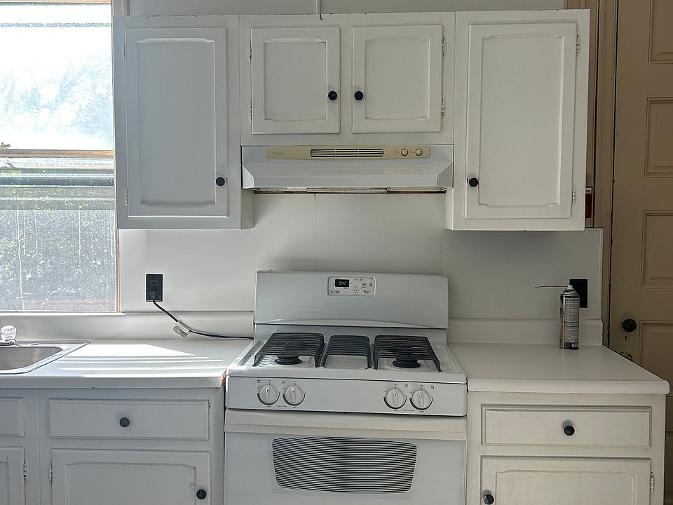 1st image of 505 E Seneca St #505