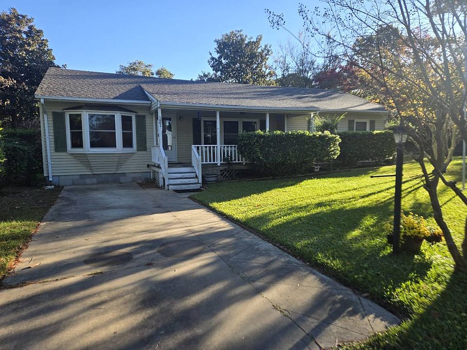 1st image of 121 Shore Dr