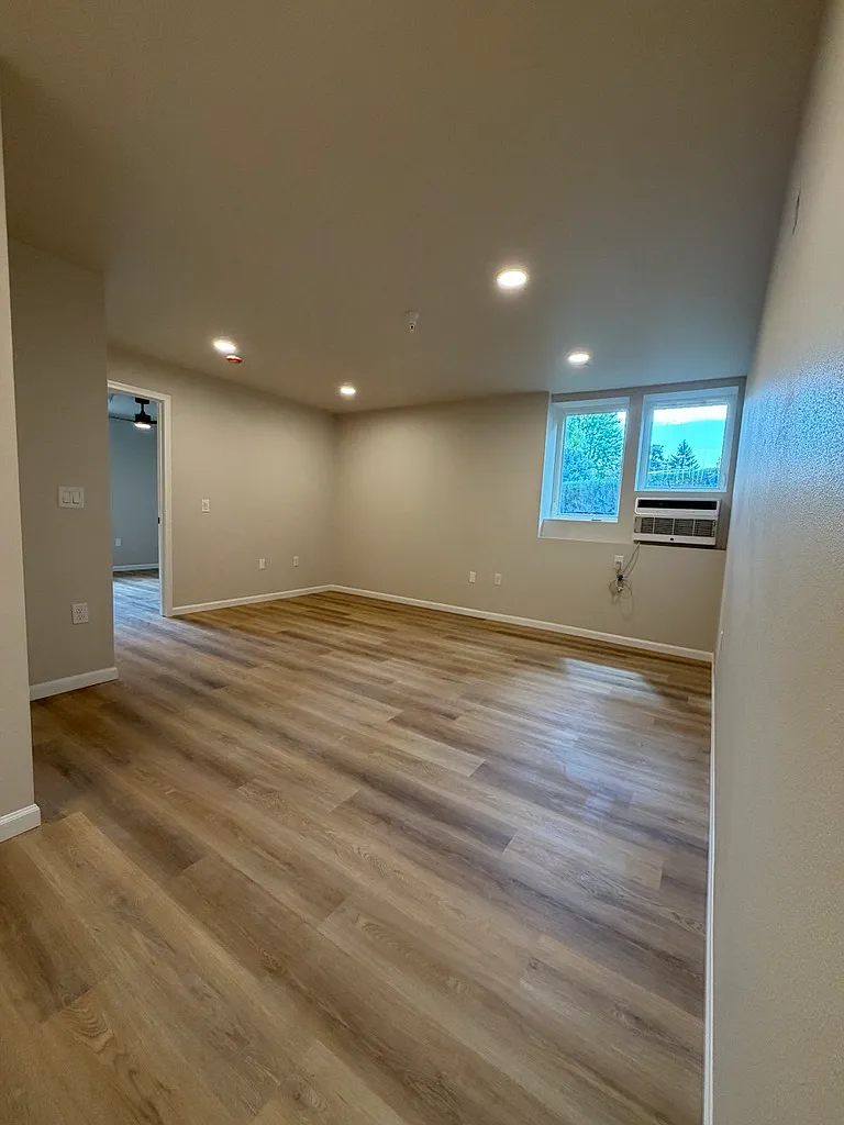 1 bed, 600 sqft, $1,405 — Photo 3