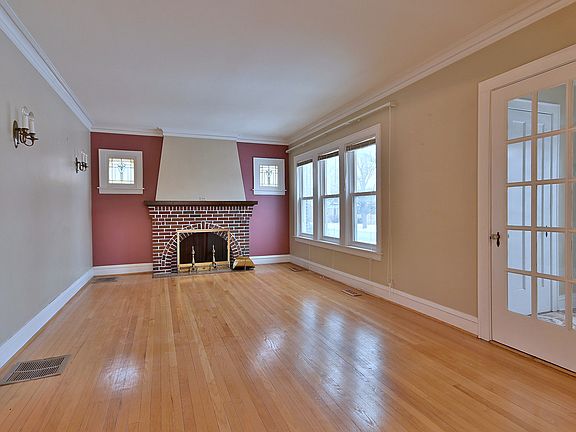 3rd image of 7324 W Lunt Ave