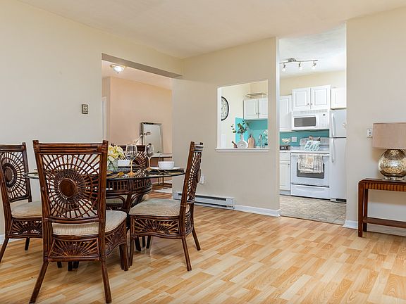 5th image of 116 Spring St APT A4