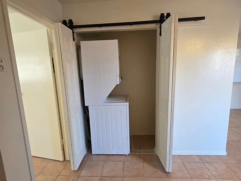301 Utah St SE #4 — Photo 12