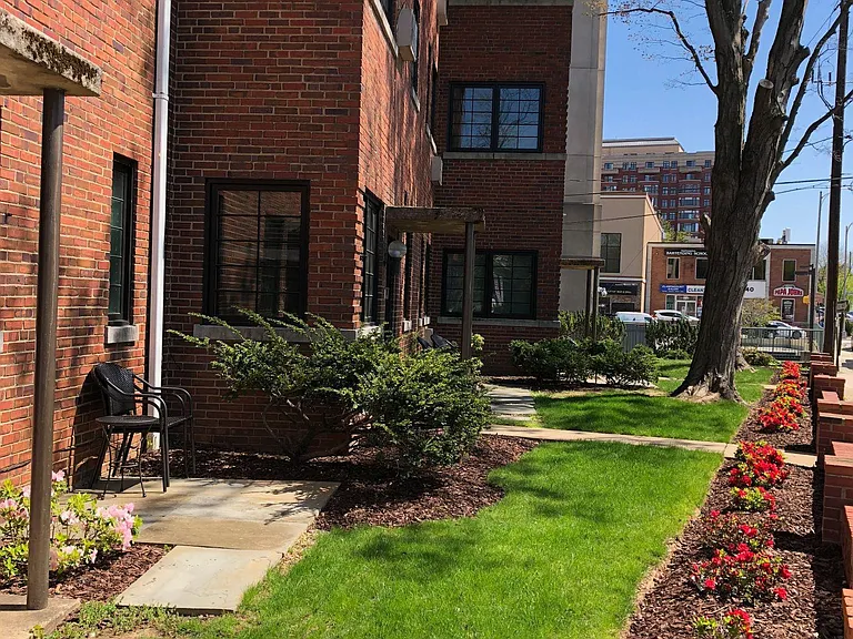 16th Street Apartments — Photo 10