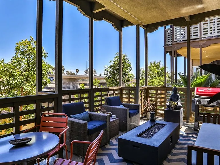 1207 Doheny Way — Photo 22