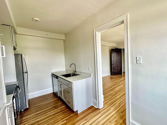 3rd image of 207 Grand Ave #2225