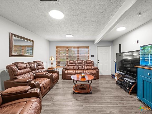 3rd image of 2910 Cypress Dr