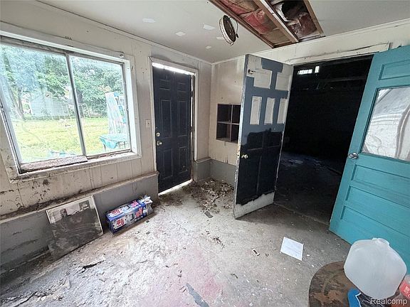 3rd image of 3220 W Ridgeway Ave