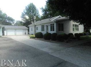 310 S Locust St, Wapella, IL 61777