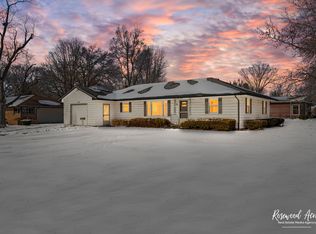 160 E Pendexter Ave, Watseka, IL 60970