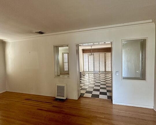 5th image of 3861 6th Ave