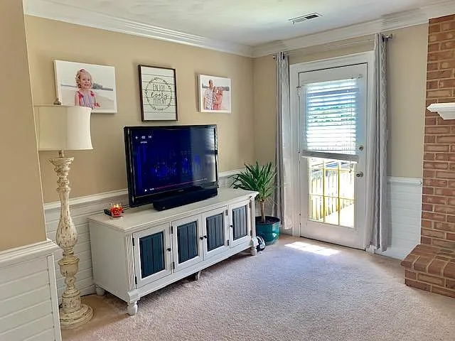 1749 Volvo Pkwy — Photo 13