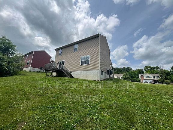 3rd image of 256 Timber Hill Dr