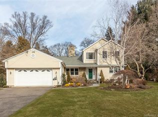 8 Rampart Rd, Norwalk, CT 06854